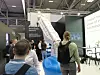 Falls es einen Preis für das am meisten berührte Exponate auf der automatica gäbe, wäre der Airskin ein heißer Kandidat. Viele Besucher probierten aus, ob der Roboter auch wirklich stoppt, wenn die Sensoren-durchzogene Schaumstoffhülle berührt wird.