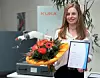 Der Blumenstrauß kam vom Roboter: Tamara Muras, Deutschlands beste Informatik-Auszubildende, kommt von Kuka.