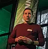 Johannes Röck | Siemens AG bei seinem Vortrag Wie Siemens mit Digitalisierungstechnologie die Nachhaltigkeit erhöht auf dem Green Electronics 2025
