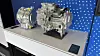 Bild 4: Das rechts sichtbare Range-Exter-System eRE+ von ZF ist ein Komplettsystem aus E-Motor, Inverter, intelligentem Getriebe und Aktuator, das eine Boost-Leistung von über 150 kW beziehungsweise 90 kW Generatorleistung liefert. Noch kompakter ist ein reiner Range Extender (links), der bis zu 150 kW elektrische Leistung bei 400 oder 800 V liefert.