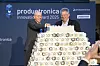 2025, 50 Jahre, Dr. Reinhard Pfeiffer (Geschäftsführer Messe München), Kuchen, Rainer Kurtz (Beitragsvorsitzender - Kurtz Ersa), Torte, innovation Award, productronica