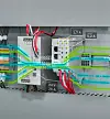 Bild 1: Wie verbessert Power Reliability die Anlagenverfügbarkeit? Produktkombinationen für Schutz, Überwachung und Energieversorgung im Überblick.