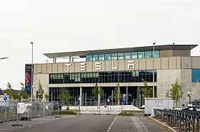 Tesla sucht Start-ups für die Batteriezellfertigung in Grünheide. Die Cell Giga Challenge zielt auf Qualität, Tempo und Skalierung.