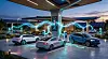 Was bringt Smart Charging für das Stromnetz? Gesteuertes Laden, offene Standards und V2G reduzieren Lastspitzen und schaffen Energieflexibilität.