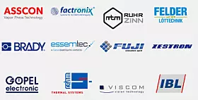 Weiße Fläche mit einer Reihe von Firmenlogos verschiedener Technologie- und Elektronikunternehmen.