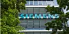 Gebäude mit Siemens Logo