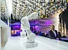Der Roboter-Barkeeper ‚Toni‘ sorgt auf der Terrasse eines Mailänder Nobelhotels für das Dolce Vita und fasziniert die Gäste mit einem High-Tech-Erlebnis.