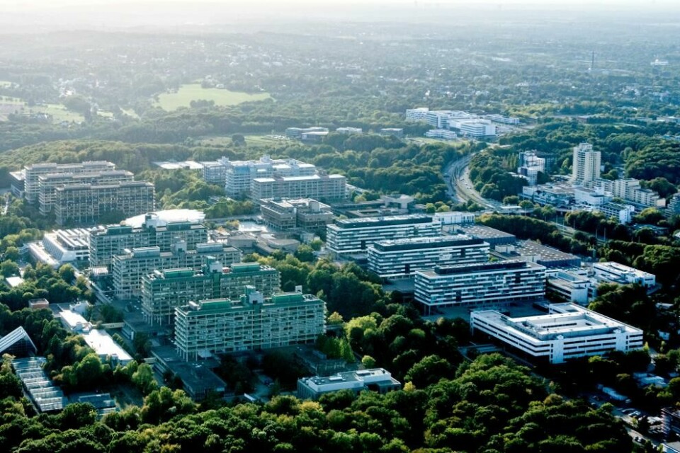 Platz 3: Die besten Elektrotechnik-Unis in Deutschland 2022Das Elektrotechnikstudium hat in Deutschland Tradition – entsprechend hoch und unübersichtlich ist die Zahl der Universitäten, die das Fach – sowie verwandte Bachelor- oder Master-Studiengänge – anbieten.Hier finden Sie Deutschlands beste Unis für das Fach Elektrotechnik.Was ein Elektronik-Entwickler eigentlich macht, wie das Studium aussieht und welche Möglichkeiten es gibt, zeigt Ihnen unsere Karriere-Übersicht. Luftbild Ruhr-Universität Bochum