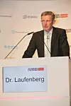 Dr. Ludger Laufenberg (Kostal): Das HMI muss „den Fahrer generell in einem auf die Situation, die Fahraufgabe und die persönliche Konstitution abgestimmten optimalen Aufmerksamkeitskorridor halten“.