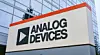 Analog Devices Marktanteil ~ 4,1 % | Automotive-Umsatz 2,8 Mrd. US-$ Nach deutlichem Einbruch in Industrie- und Comms-Märkten stieg der Automotive-Anteil bei ADI 2024 auf 30 % des Konzernumsatzes (9,4 Mrd. US-$). Im Fokus: Battery-Management-ICs für Premium-EVs, GMSL-SerDes für Kameranetze und Radar-Front-Ends. ADI baut seine Wafer-Fab in Limerick für 180-nm-BMS-ICs aus und kooperiert mit TSMC bei 7-nm-RF-CMOS-Radar.