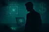 Eine düstere, technisch wirkende Szene in kühlem Licht. Im Mittelpunkt steht eine stilisierte, schemenhafte Figur in Businesskleidung, die in einem Halbdunkel vor einer abstrakten Chipstruktur oder Leiterplatte steht. Die Figur blickt in Richtung eines offenen Laptops, von dem ein Datenstrom in Form leuchtender Linien zu einem USB-Stick oder Cloud-Symbol führt. Im Hintergrund flackert ein übergroßes, unscharfes Dollarzeichen als Symbol für den finanziellen Wert. Stimmung: angespannt, technisch, geheimnisvoll. Farbstimmung: kühles Blau, Grau, metallisches Grün. Keine klassischen Hacker-Klischees wie Kapuzenpulli.
