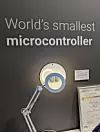 Das eigentliche Highlight bei TI wäre schnell zu übersehen gewesen, wenn es nicht in Szene gesetzt worden wäre. Der texanische Chiphersteller stellte nämlich den kleinsten Mikrokontroller der Welt vor.