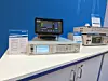Auch nicht aus dem Prüflabor wegzudenken sind programmierbare AC/DC-Quellen wie diese von APM Technologies am Stand von Caltest. Diese einphasigen Quellen lassen sich zu viert parallel und zu zweit in Reihe schalten.