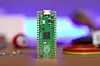 Bild 1: Viel Unterstützung zur Implementierung von Embedded-KI erhalten Entwickler durch SBCs wie den Raspberry Pi, hier im Bild der Pi Pico.