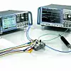 Breitbandtests mit dem FSW-Signalanalysator (rechts) zur Steuerung eines Vektorsignalgenerators.