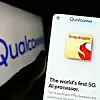 Qualcomm sieht sich derzeit mit erheblichen Herausforderungen konfrontiert, nachdem ARM angekündigt hat, die Architekturlizenz zu entziehen. Diese Entscheidung könnte weitreichende Folgen für die Snapdragon-Chipreihe haben, die bislang stark auf ARM-Architekturen basiert.