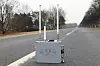 Bild 1: Mit dem Wavebee-to-go lassen sich V2X-Testszenarien aus dem Labor auf die reale Straße transferieren.