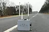 Bild 1: Mit dem Wavebee-to-go lassen sich V2X-Testszenarien aus dem Labor auf die reale Straße transferieren.