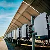 Solar Inverter auf einer Fotovoltaik-Farm